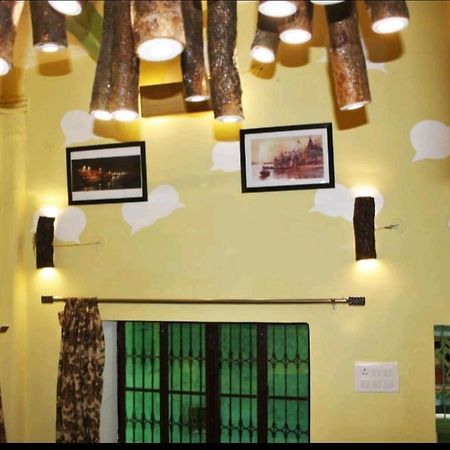Monalisa Hostel Varanasi Dış mekan fotoğraf
