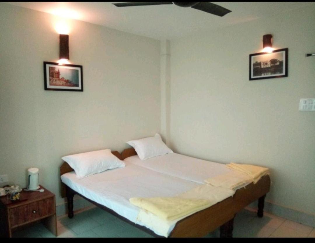 Monalisa Hostel Varanasi Dış mekan fotoğraf