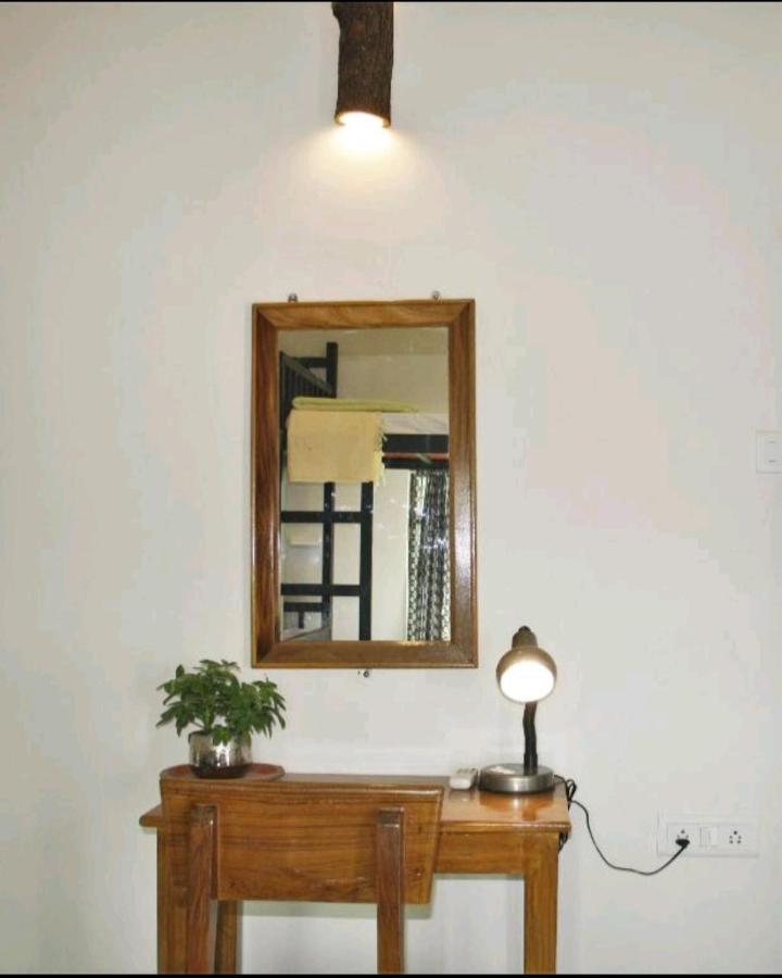 Monalisa Hostel Varanasi Dış mekan fotoğraf