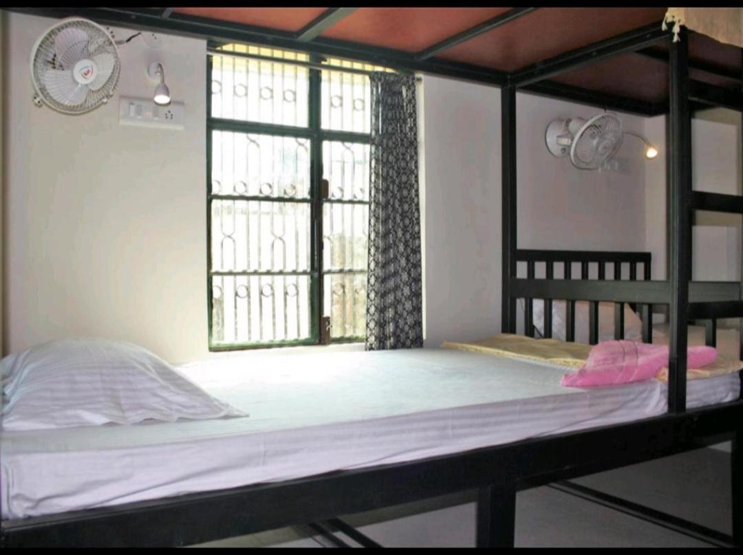 Monalisa Hostel Varanasi Dış mekan fotoğraf