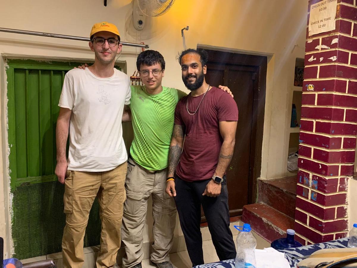 Monalisa Hostel Varanasi Dış mekan fotoğraf